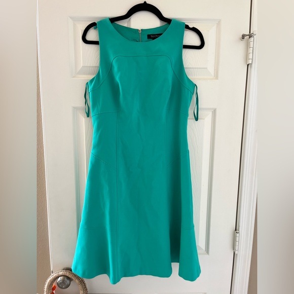 White House Black Market Dresses & Skirts - White House Black Market Teal Dress size 6